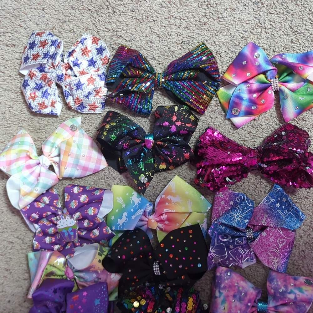 Jojo Siwa bows 27 in total - Picture 2 of 3